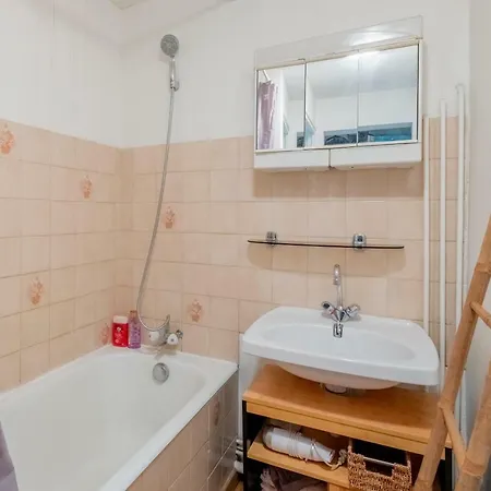 Apartment **central** A Spacious Studio For 2 *