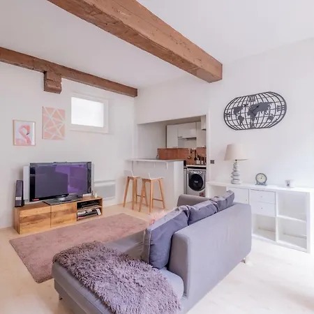 **central** A Spacious Studio For 2